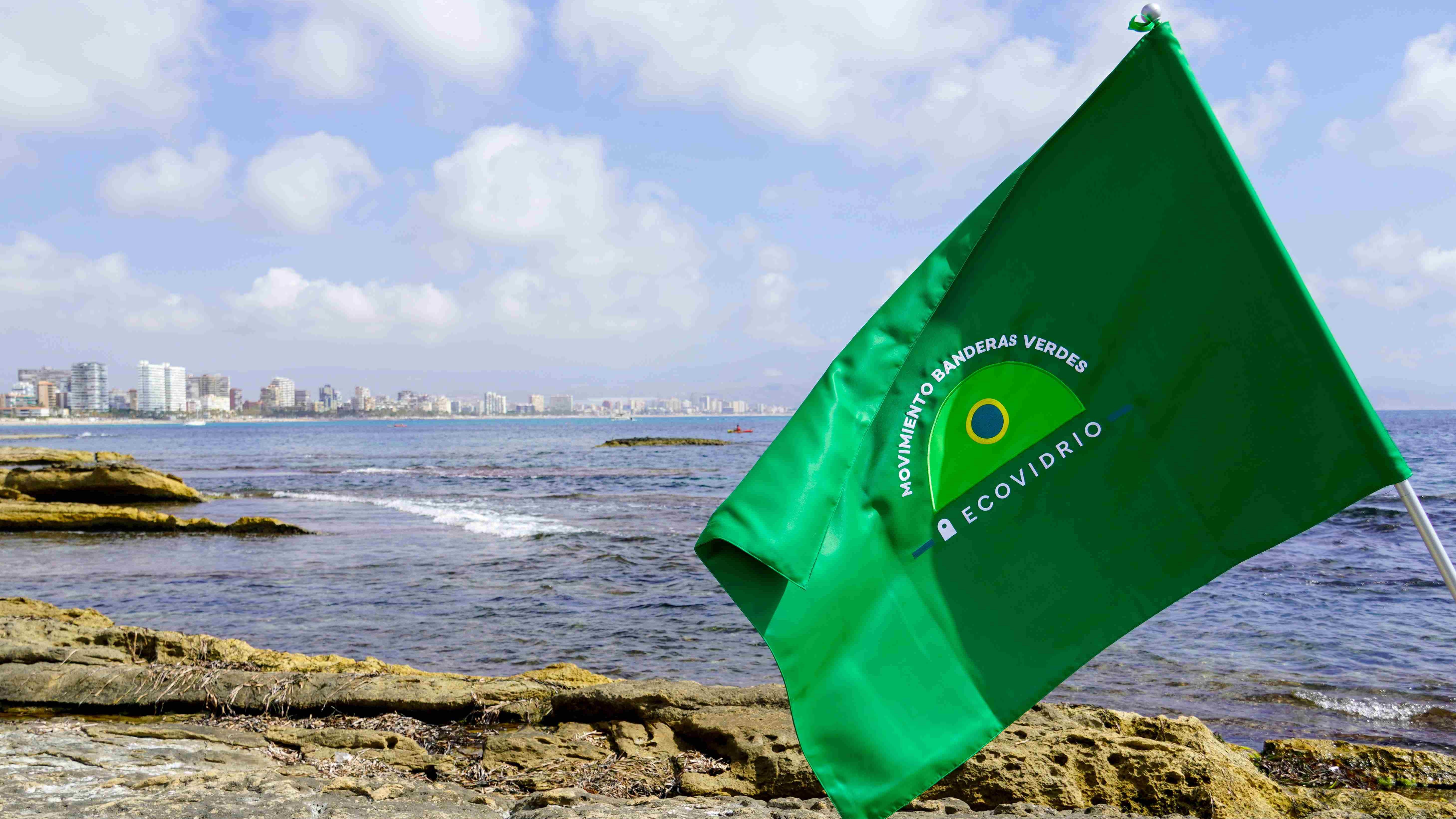 Más de 180 municipios volverán a competir este verano para conseguir la Bandera Verde 
